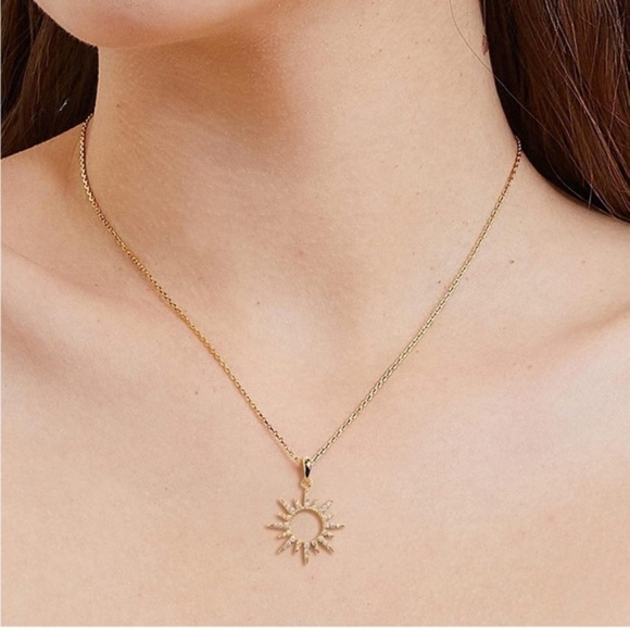 GOLD 14k Gold Plated Star Burst Cubic Zirconia Pendant Necklace - Picture 1 of 3